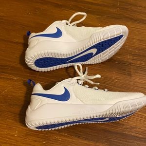 Women’s Nike Volleyball shoes firm on price!